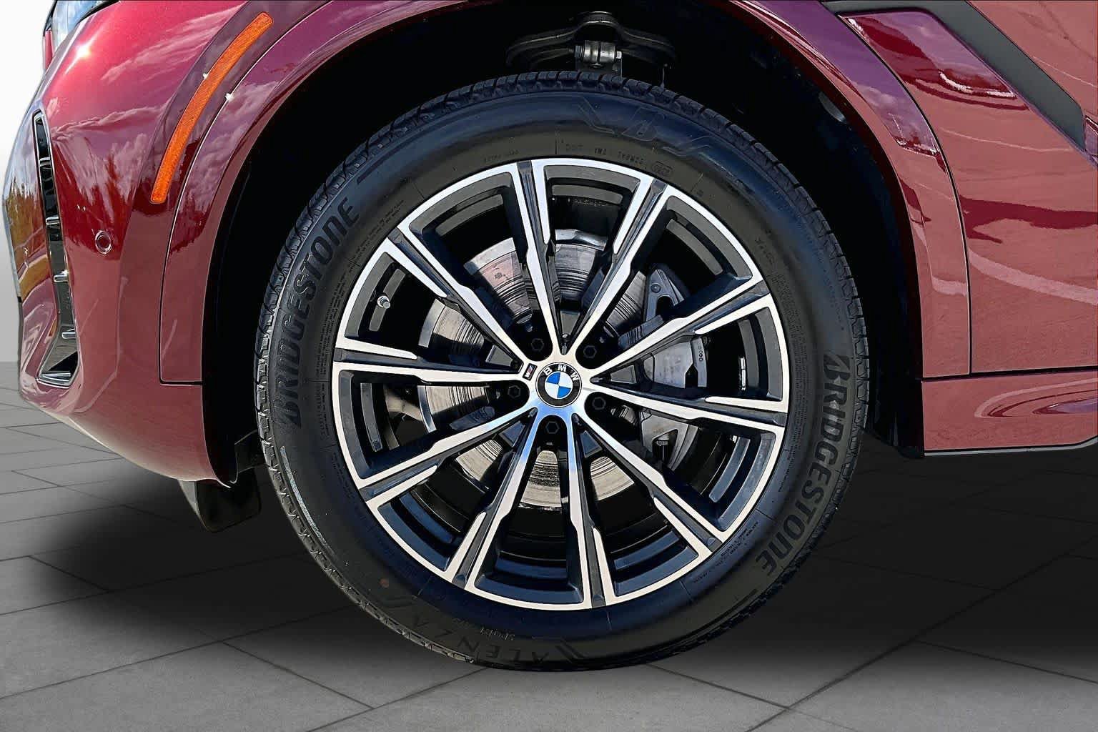 Used 2027 BMW X6 xDrive40i AWD/4WD image 10