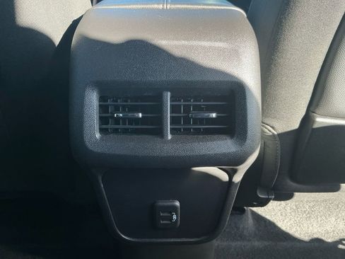 Used 2024 GMC Terrain SLE image 19