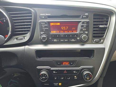 Used 2013 Kia Optima LX image 16