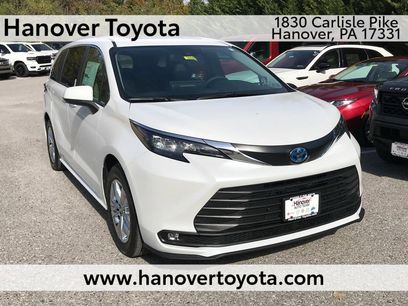 New 2025 Toyota Sienna XLE