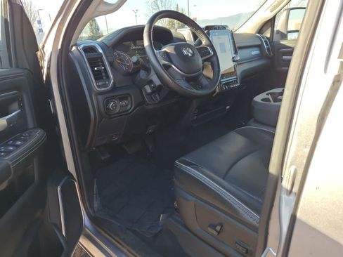 Used 2024 RAM 2500 Laramie image 10