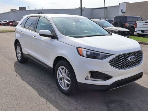 Used 2024 Ford Edge SEL w/ Convenience Package image 2
