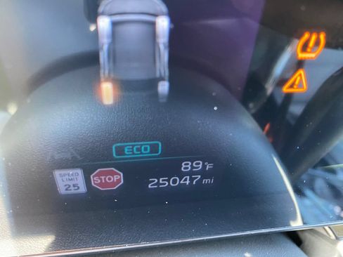 Used 2024 Kia Niro EX FWD image 33