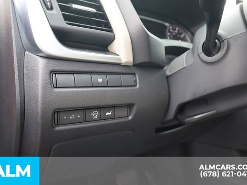 Used 2025 Nissan Rogue SV image 11