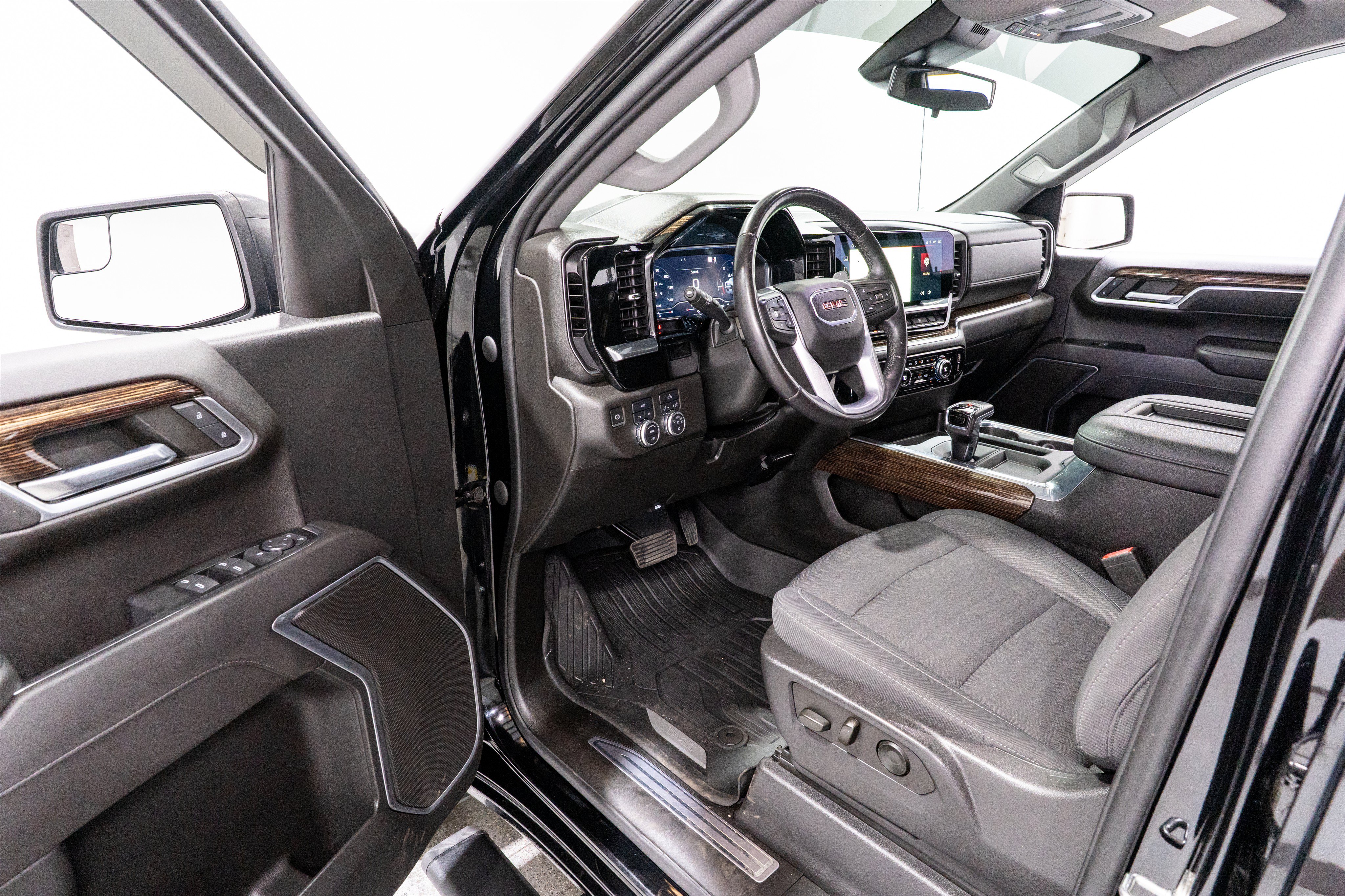 Used 2022 GMC Sierra 1500 Elevation AWD/4WD image 14