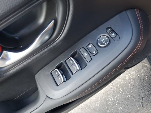 Used 2025 Honda HR-V Sport image 21