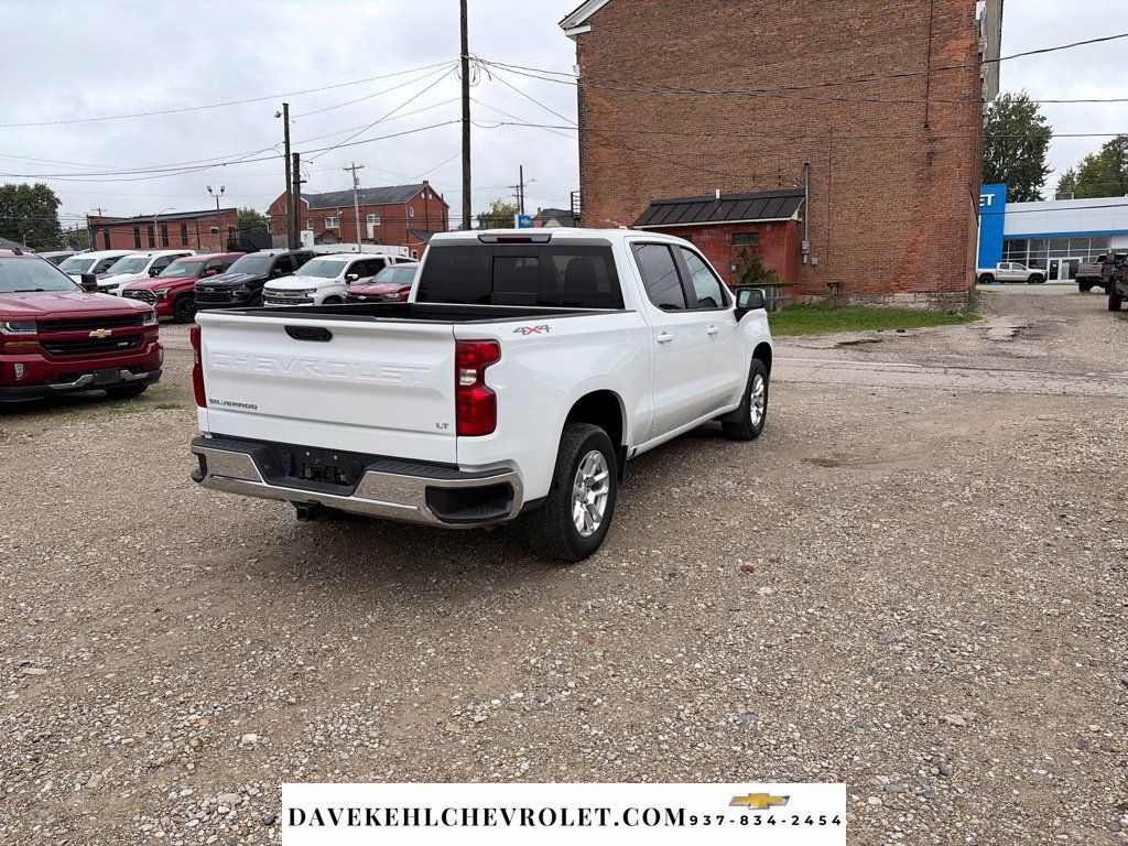 Used 2023 Chevrolet Silverado 1500 LT w/ Leather Package AWD/4WD image 5