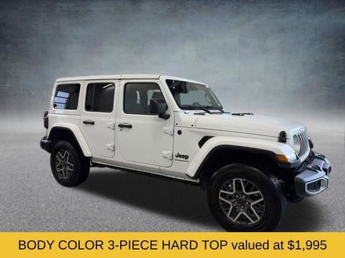 Used 2025 Jeep Wrangler Sahara image 2