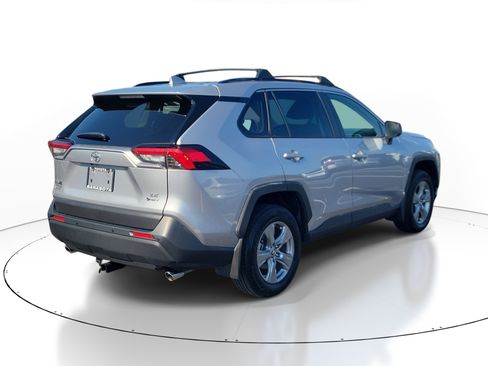 Used 2025 Toyota RAV4 LE AWD/4WD image 6