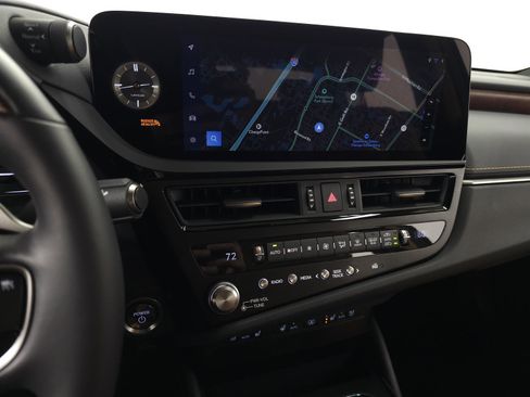 Certified 2025 Lexus ES 300h w/ Luxury Package image 25