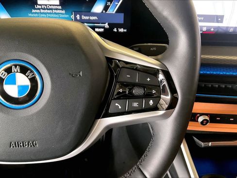 Certified 2025 BMW i4 eDrive40 image 23