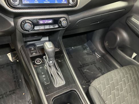 Used 2021 Nissan Kicks SV FWD image 28