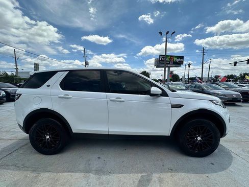Used 2019 Land Rover Discovery Sport SE AWD/4WD image 9