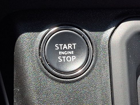 Used 2023 Land Rover Defender 110 SE AWD/4WD image 26