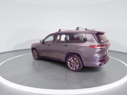 Used 2022 Jeep Grand Cherokee L Overland w/ Luxury Tech Group IV AWD/4WD image 9