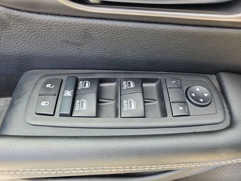 Used 2026 Chrysler Pacifica Select FWD image 18