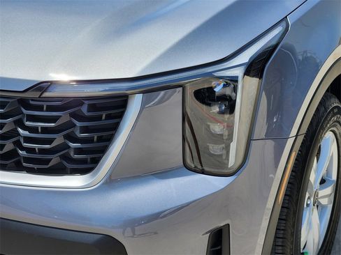 New 2025 Kia Sorento LX image 6