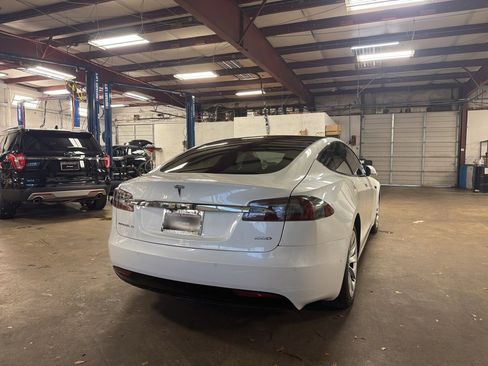 Used 2019 Tesla Model S 100D image 3