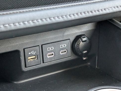 Used 2024 Toyota Highlander LE image 10