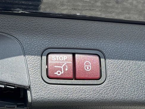 Used 2023 Mercedes-Benz GLS 450 4MATIC image 12