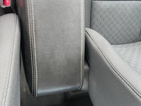 Used 2010 Ford Fusion SE FWD image 3