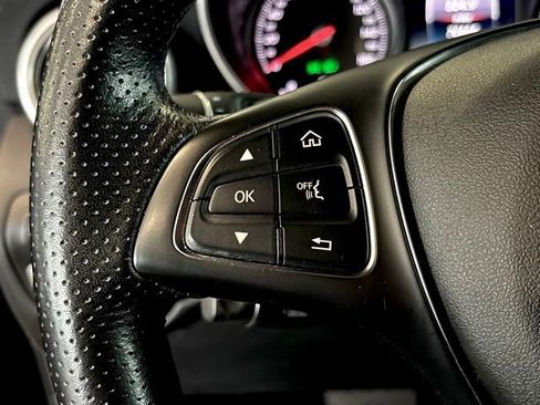 Used 2019 Mercedes-Benz GLC 300 image 24