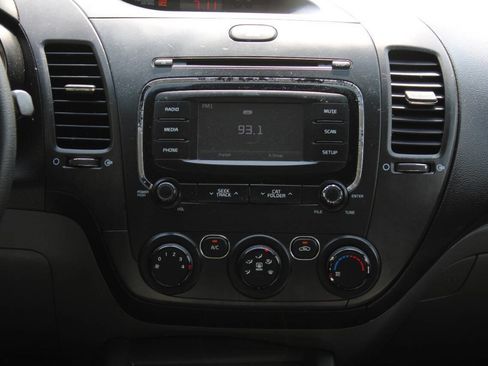 Used 2017 Kia Forte LX FWD image 32