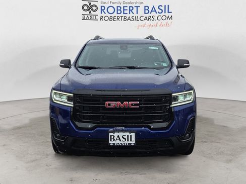 Used 2023 GMC Acadia SLT w/ Elevation Edition image 8