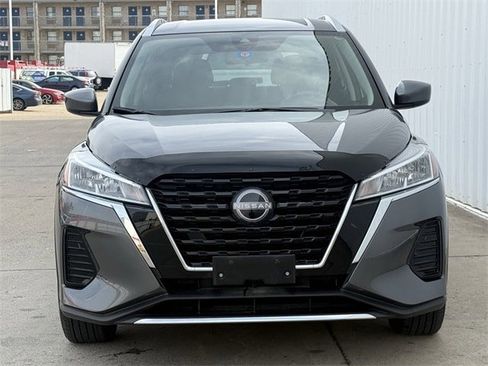 Used 2023 Nissan Kicks SV image 8