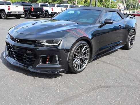 Used 2018 Chevrolet Camaro ZL1 RWD image 29