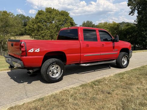 Used 2005 Chevrolet Silverado 2500 LT w/ Heavy-Duty Power Package AWD/4WD image 14