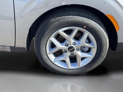 New 2025 Kia Soul LX image 9