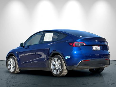 Used 2021 Tesla Model Y Long Range image 6