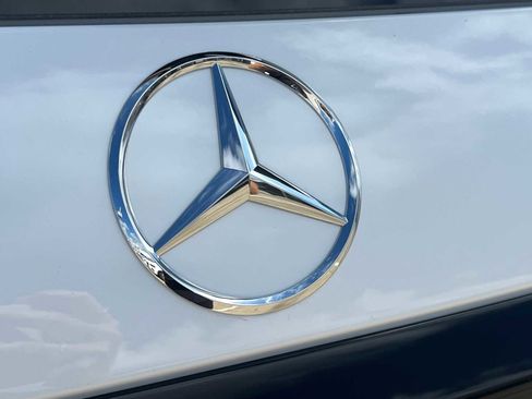 Used 2026 Mercedes-Benz GLC 300 image 13