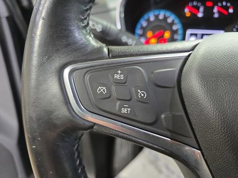 Used 2018 Chevrolet Equinox LT image 18