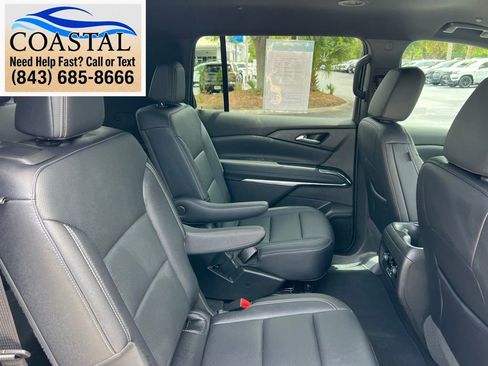 Used 2025 Chevrolet Traverse LT FWD image 22