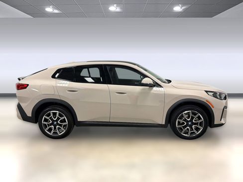 Certified 2026 BMW X2 xDrive28i AWD/4WD image 7