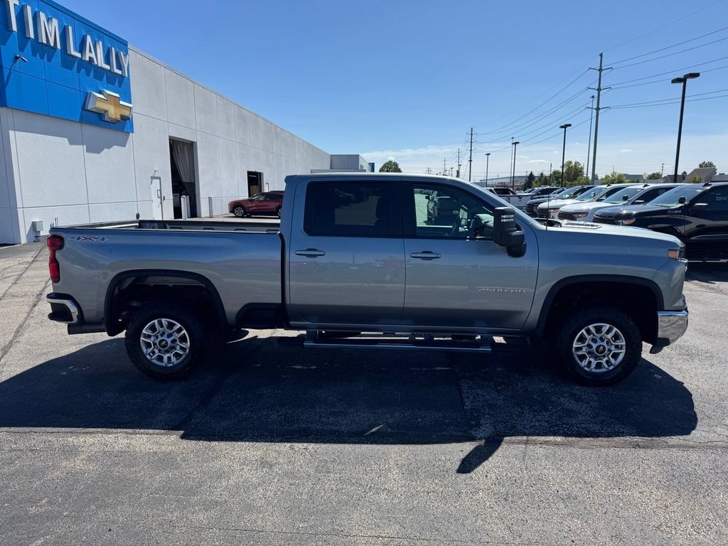 Used 2025 Chevrolet Silverado 2500 LT w/ Convenience Package AWD/4WD image 8