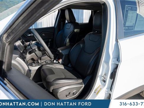 Used 2022 Jeep Cherokee Latitude Lux image 4