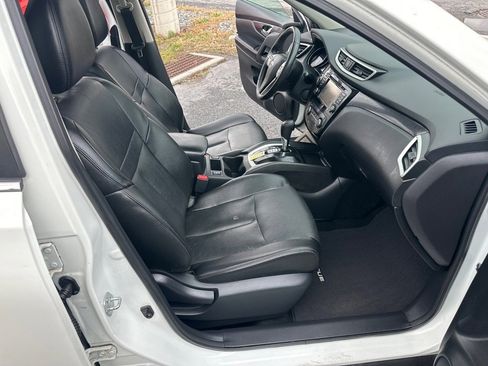 Used 2016 Nissan Rogue SL w/ SL Premium Package image 39