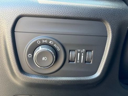 Used 2023 Jeep Grand Cherokee L Overland w/ MOPAR Finishing Package RWD image 27