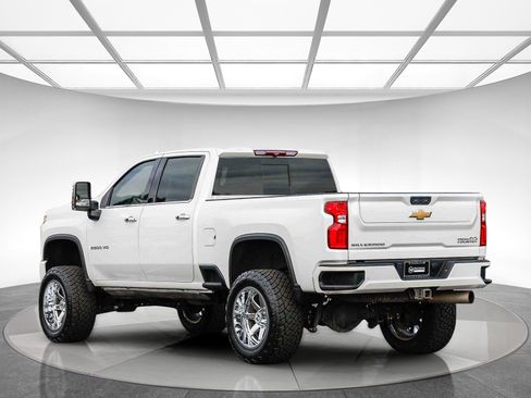 Used 2022 Chevrolet Silverado 2500 High Country w/ Safety Package II image 2