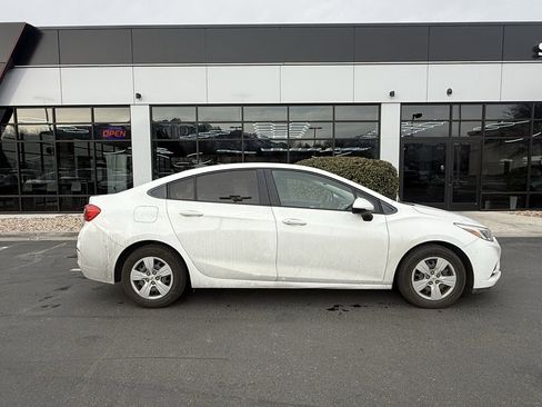 Used 2016 Chevrolet Cruze LS image 8