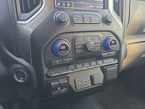 Used 2020 Chevrolet Silverado 1500 LT Trail Boss w/ Convenience Package image 19