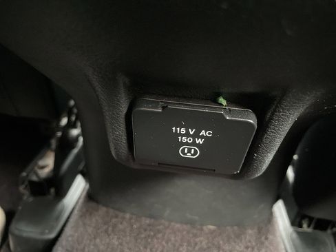 Used 2017 Jeep Cherokee Limited image 37