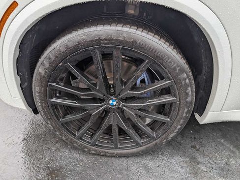 Used 2022 BMW X5 xDrive40i w/ M Sport Package AWD/4WD image 9