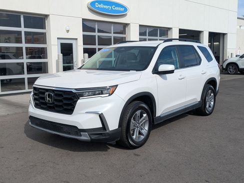 Used 2025 Honda Pilot EX-L image 10