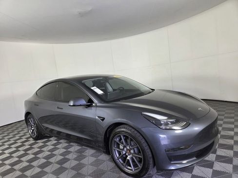 Used 2023 Tesla Model 3 Standard Range image 34