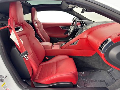 Used 2020 Jaguar F-TYPE R image 15