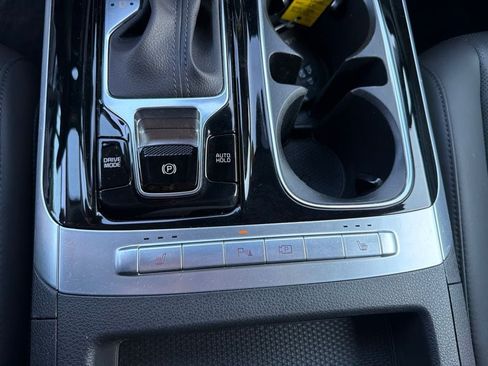 Certified 2024 Kia Carnival EX FWD image 20